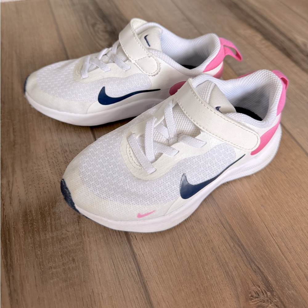 Nike Kids White and Pink Sneakers with Navy Swoosh